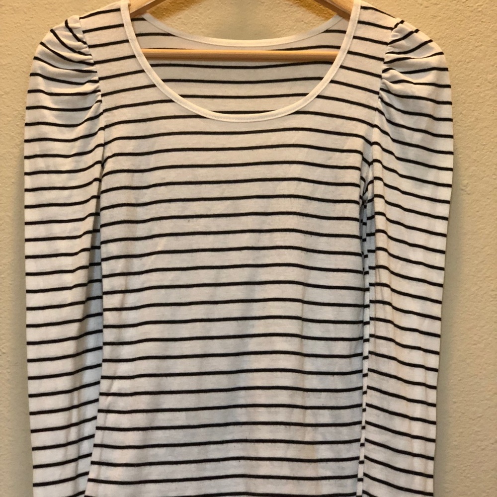 Women’s stripped rushed shoulder long sleeve